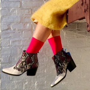 Like new Sam Edelman Winona bootie